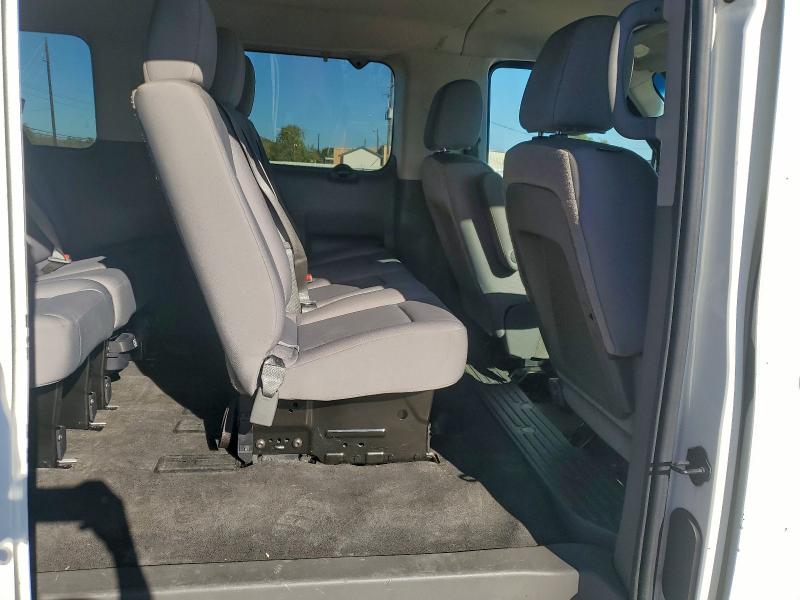 Photo 11 from auction – 2016 NISSAN NV 3500 S with VIN 5BZBF0AA4GN853612