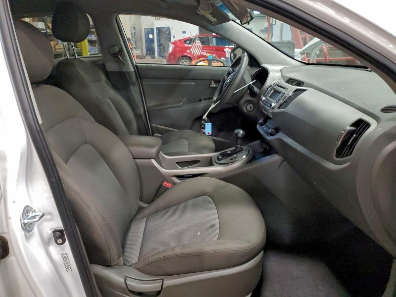 Photo 7 from auction – 2016 KIA SPORTAGE L with VIN KNDPBCAC8G7868641