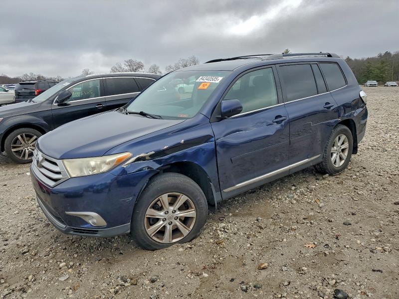 TOYOTA HIGHLANDER 2011 with VIN 5TDBK3EH3BS055772 - Photo from auction