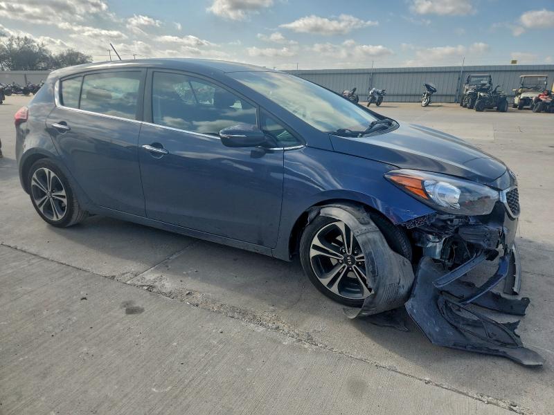 Photo 4 from auction – 2016 KIA FORTE with VIN KNAFX5A83G5508917
