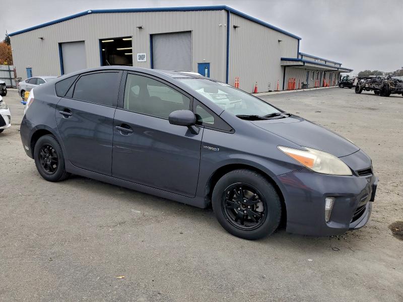 Photo 4 from auction – 2014 TOYOTA PRIUS with VIN JTDKN3DU3E1740538