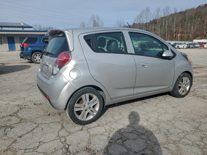 Foto 3 de la subasta – 2015 CHEVROLET SPARK con VIN KL8CA6S92FC750881