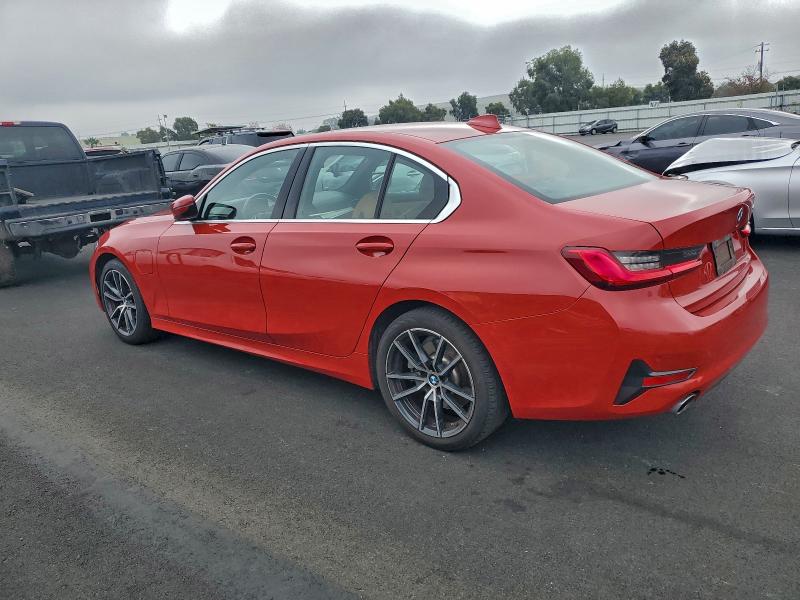 Фото 2 с аукциона – 2021 BMW 330E с VIN 3MW5P7J02M8B49690