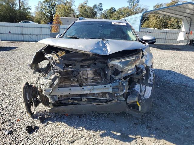 Photo 5 from auction – 2017 TOYOTA RAV4 XLE with VIN 2T3RFREV8HW636946