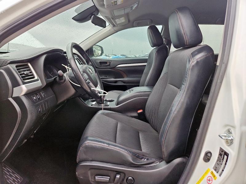 Photo 7 from auction – 2017 TOYOTA HIGHLANDER with VIN 5TDZZRFH6HS201053