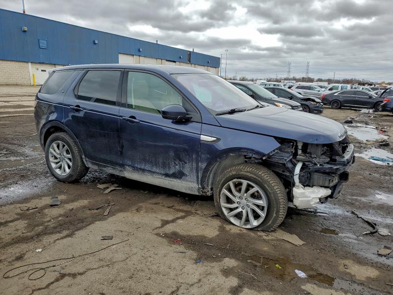 Photo 4 from auction – 2017 LAND ROVER DISCOVERY with VIN SALCR2BG8HH672726