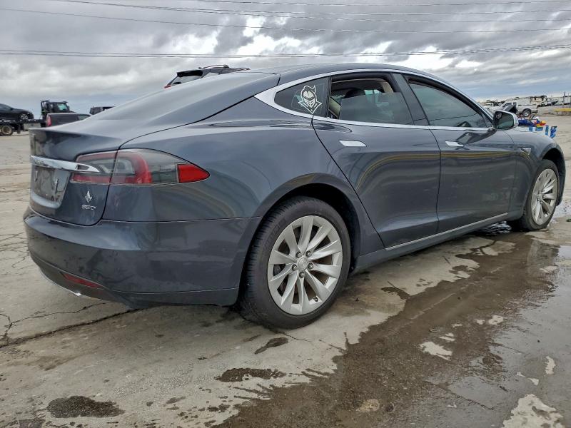 Photo 3 from auction – 2015 TESLA MODEL S 85 with VIN 5YJSA1H21FFP74561