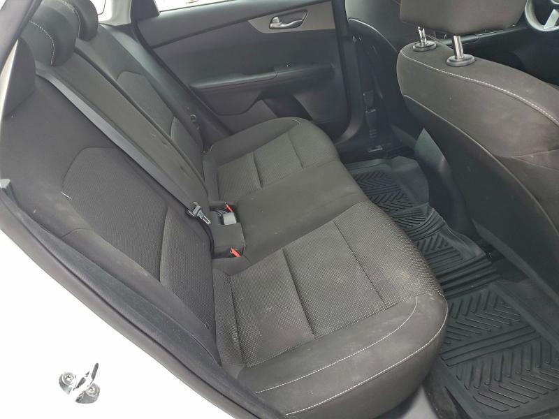 Photo 10 from auction – 2021 KIA FORTE FE with VIN 3KPF24AD4ME339614