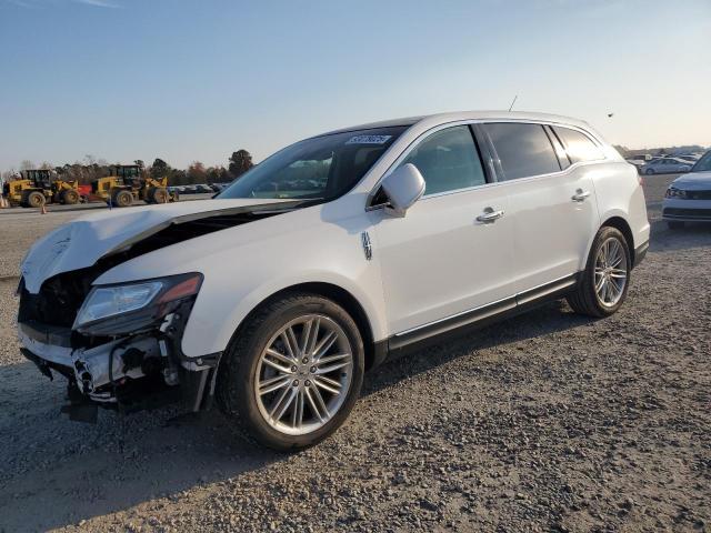 LINCOLN MKT 2018 with VIN 2LMHJ5AT2JBL00063 - Photo from auction