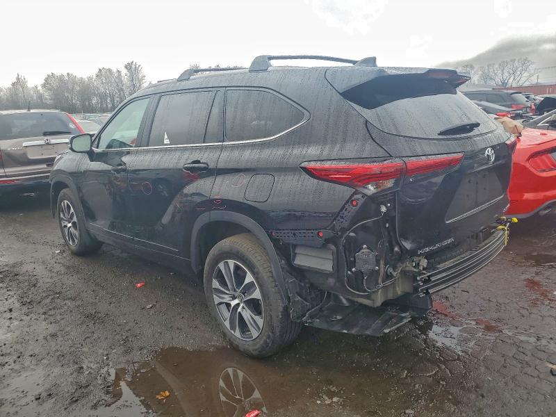 Photo 2 from auction – 2023 TOYOTA HIGHLANDER with VIN 5TDKDRBH4PS029058