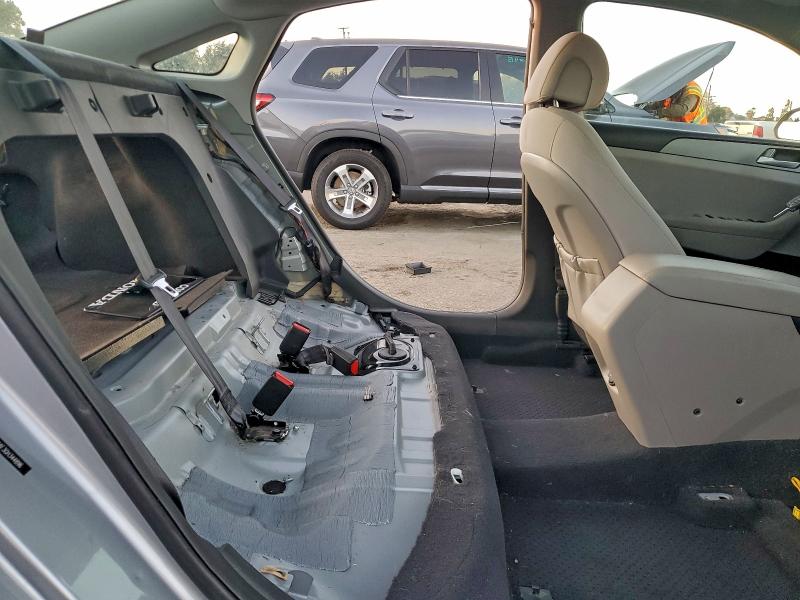 Photo 10 from auction – 2016 HYUNDAI SONATA SE with VIN 5NPE24AF3GH344896