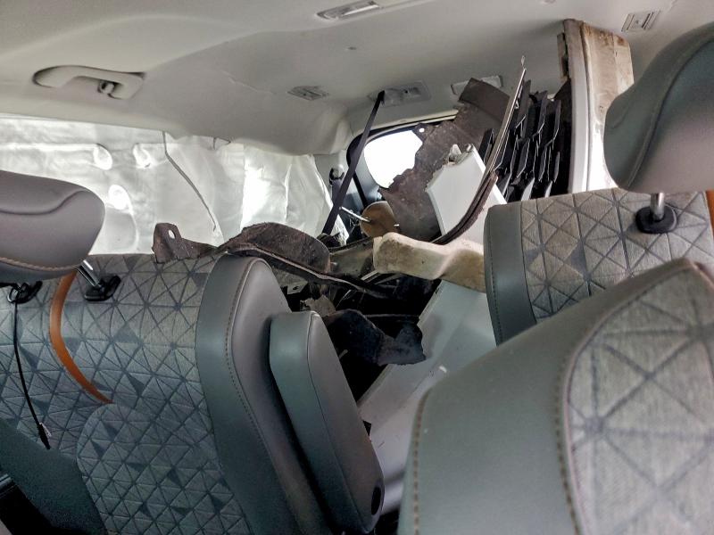 Photo 10 from auction – 2022 TOYOTA HIGHLANDER with VIN 5TDAARAH8NS511485