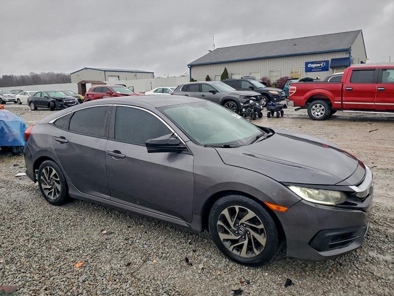 Photo 4 from auction – 2018 HONDA CIVIC EX with VIN 19XFC2F73JE038736