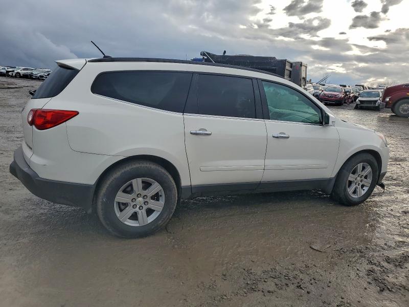 Photo 3 from auction – 2011 CHEVROLET TRAVERSE L with VIN 1GNKVGEDXBJ352070
