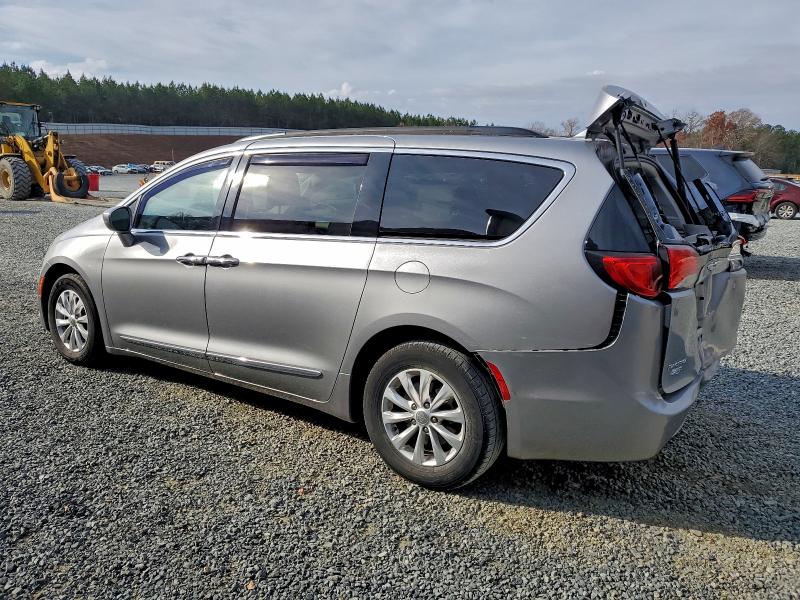 Photo 2 from auction – 2017 CHRYSLER PACIFICA T with VIN 2C4RC1BG7HR720251