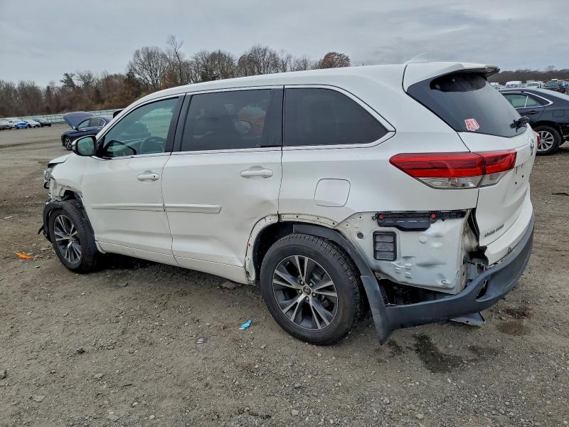 Photo 2 from auction – 2018 TOYOTA HIGHLANDER with VIN 5TDBZRFH1JS850542