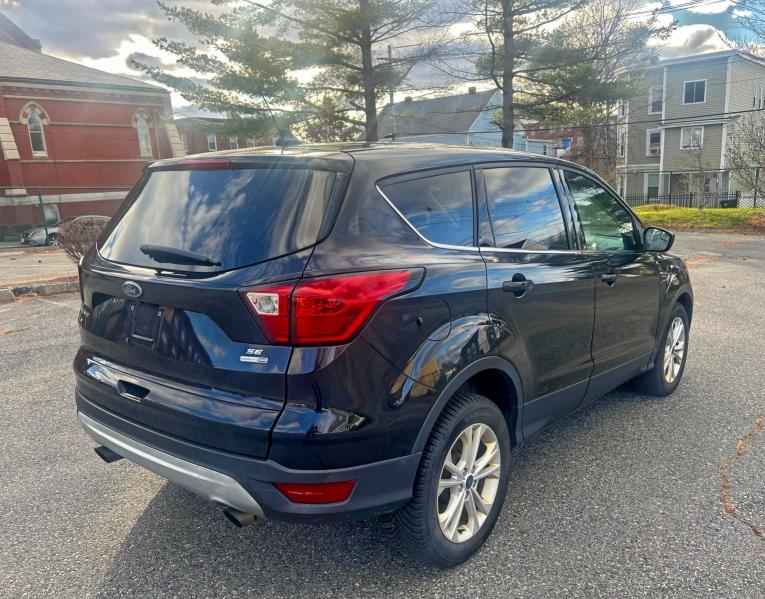 Photo 4 from auction – 2019 FORD ESCAPE SE with VIN 1FMCU9GD0KUB90436