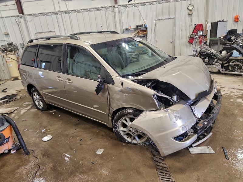 Photo 4 from auction – 2004 TOYOTA SIENNA LE with VIN 5TDBA23C24S021622