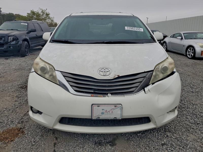 Photo 5 from auction – 2013 TOYOTA SIENNA XLE with VIN 5TDDK3DC5DS065706