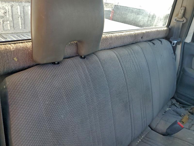 Photo 10 from auction – 1998 NISSAN FRONTIER X with VIN 1N6DD21S8WC360087