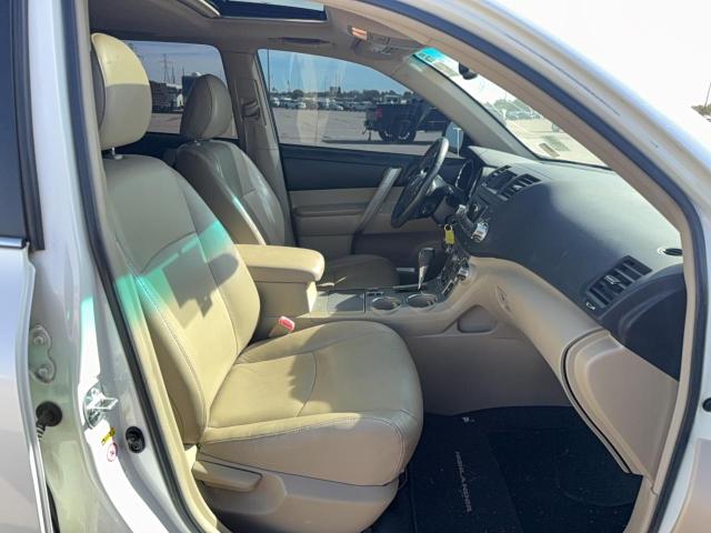 Photo 5 from auction – 2012 TOYOTA HIGHLANDER with VIN 5TDZK3EH0CS086445