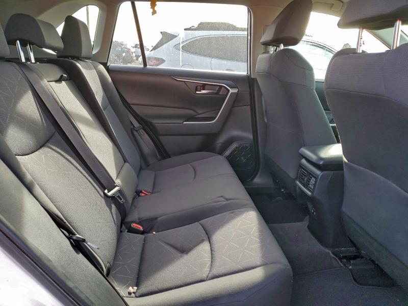 Photo 11 from auction – 2019 TOYOTA RAV4 XLE with VIN JTMP1RFV1KD513918
