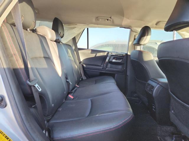 Photo 11 from auction – 2019 TOYOTA 4RUNNER SR with VIN JTEBU5JR7K5630123