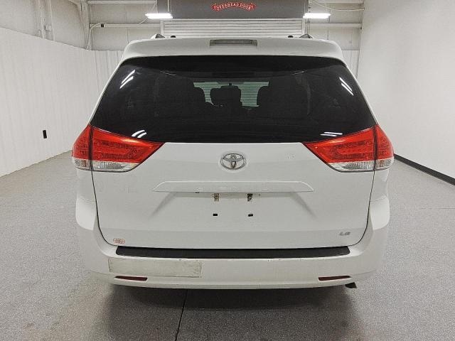 Photo 6 from auction – 2014 TOYOTA SIENNA LE with VIN 5TDKK3DC7ES496752