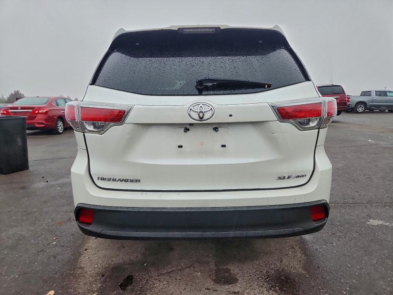 Photo 6 from auction – 2016 TOYOTA HIGHLANDER with VIN 5TDJKRFH8GS301882