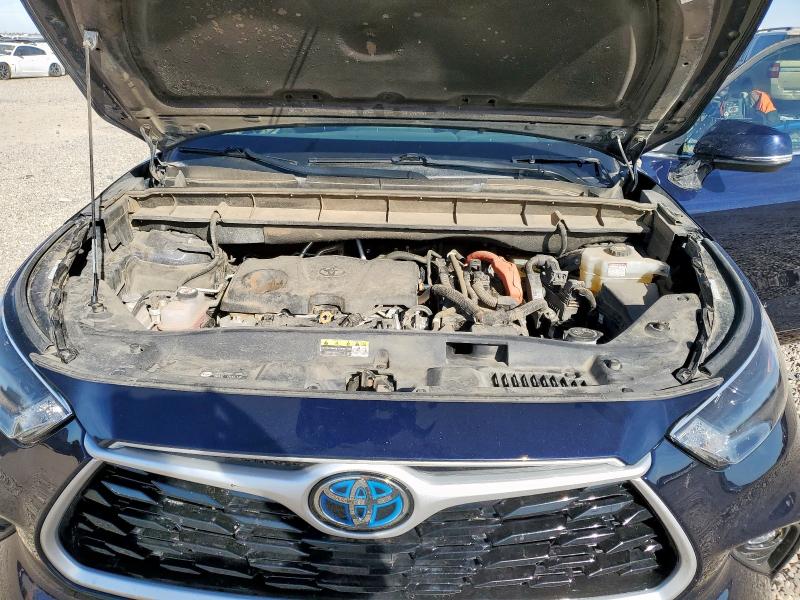 Photo 12 from auction – 2022 TOYOTA HIGHLANDER with VIN 5TDBBRCH3NS550693