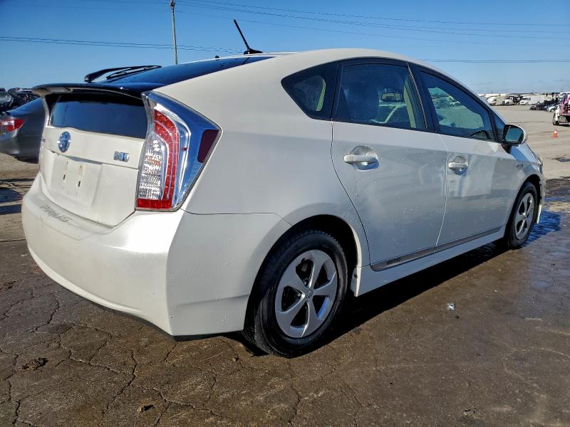 Photo 3 from auction – 2013 TOYOTA PRIUS with VIN JTDKN3DU7D0355942