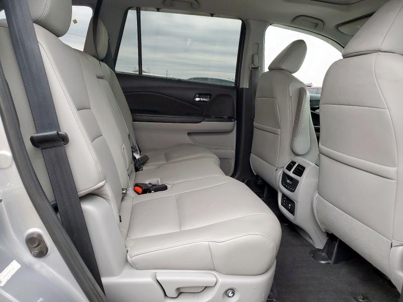 Photo 11 from auction – 2016 HONDA PILOT TOUR with VIN 5FNYF6H90GB075395