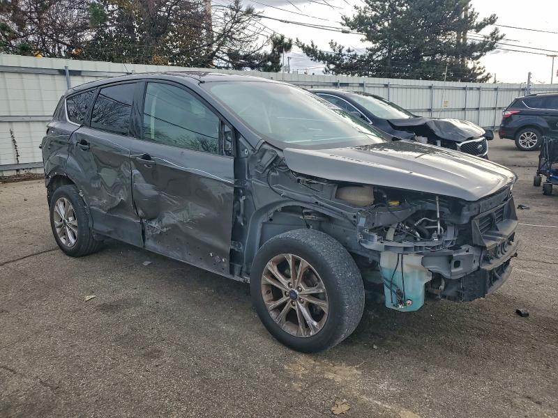 Photo 4 from auction – 2019 FORD ESCAPE SE with VIN 1FMCU0GD5KUA47770