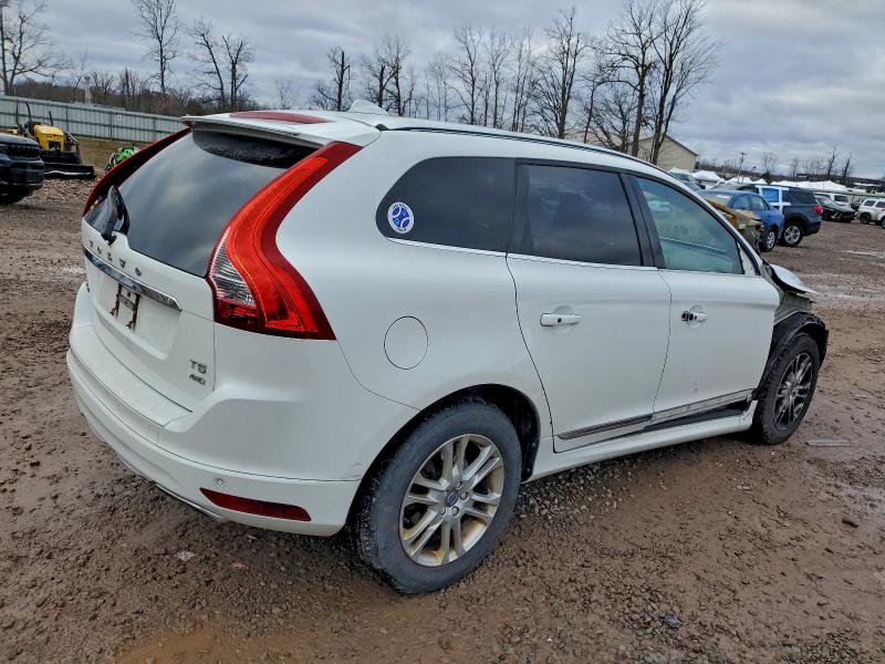 Photo 3 from auction – 2016 VOLVO XC60 T5 PR with VIN YV4612RK7G2852736