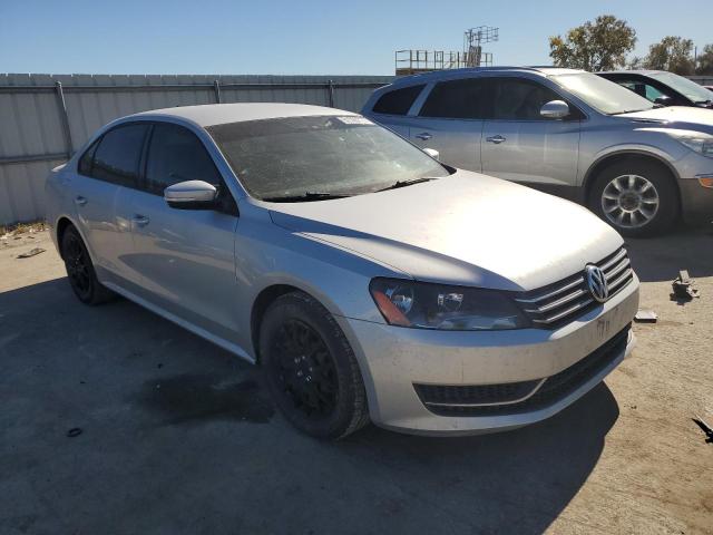 Photo 4 from auction – 2014 VOLKSWAGEN PASSAT S with VIN 1VWAH7A39EC007403