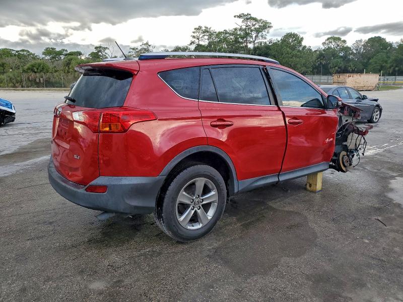 Photo 3 from auction – 2015 TOYOTA RAV4 XLE with VIN JTMWFREV3FD076945