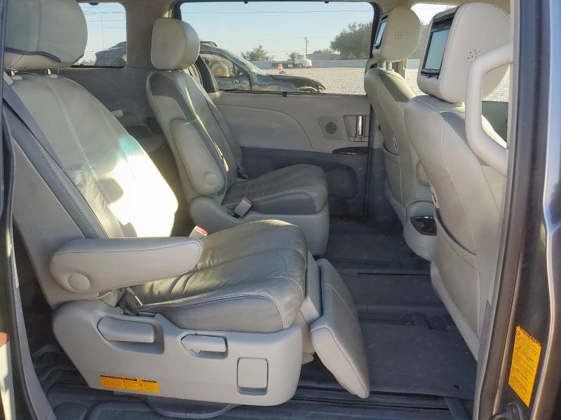 Photo 11 from auction – 2011 TOYOTA SIENNA XLE with VIN 5TDYK3DC0BS166067