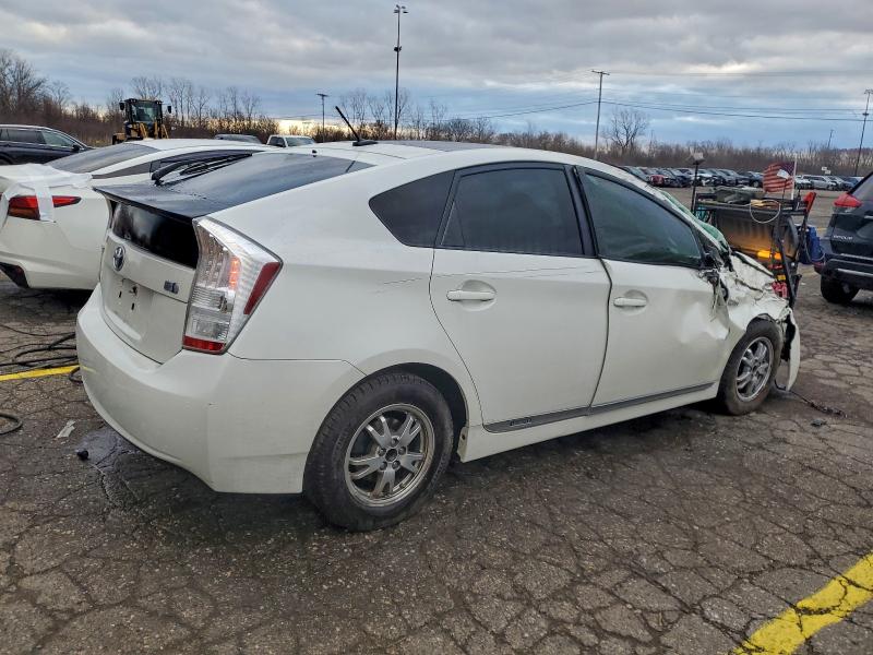 Photo 3 from auction – 2011 TOYOTA PRIUS with VIN JTDKN3DUXB1400038