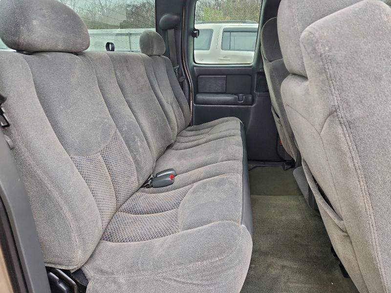 Photo 10 from auction – 2004 CHEVROLET SILVERADO with VIN 2GCEC19TX41218599