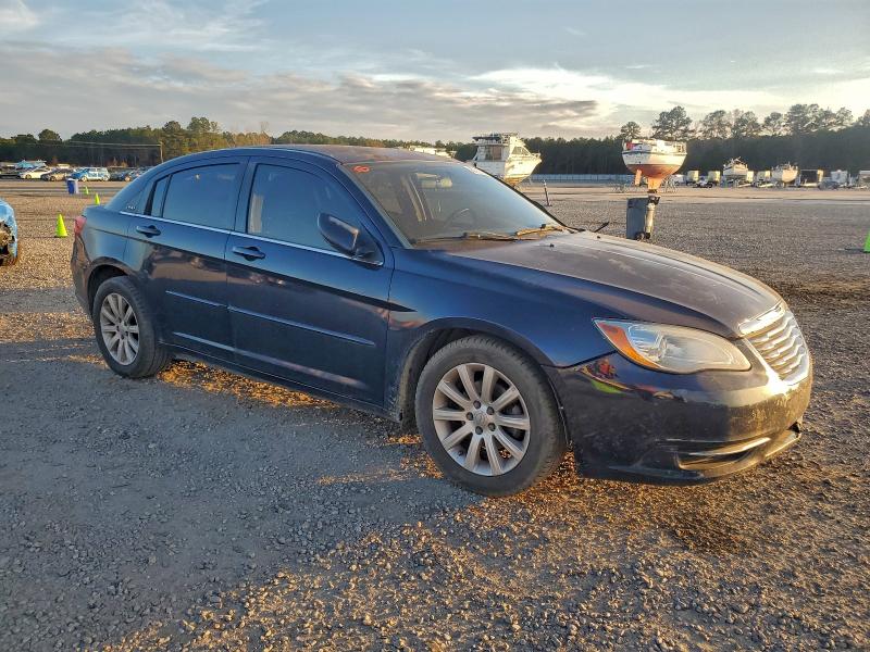 Photo 4 from auction – 2013 CHRYSLER 200 TOURIN with VIN 1C3CCBBB4DN721658