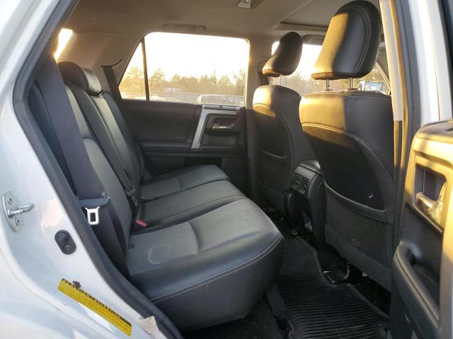 Photo 11 from auction – 2020 TOYOTA 4RUNNER SR with VIN JTEBU5JR4L5774407