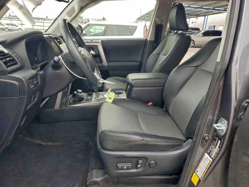 Photo 7 from auction – 2020 TOYOTA 4RUNNER SR with VIN JTEBU5JR5L5833674