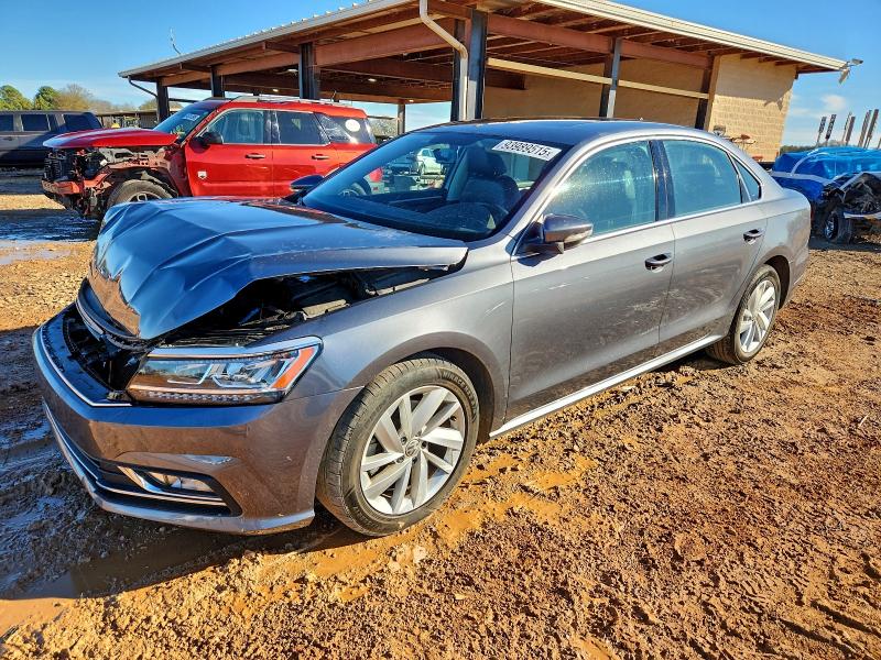 VOLKSWAGEN PASSAT SE 2018 with VIN 1VWBA7A34JC042000 - Photo from auction
