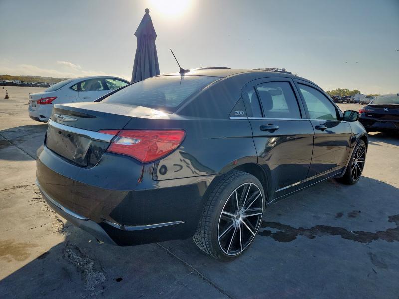 Photo 3 from auction – 2014 CHRYSLER 200 LX with VIN 1C3CCBAGXEN101377