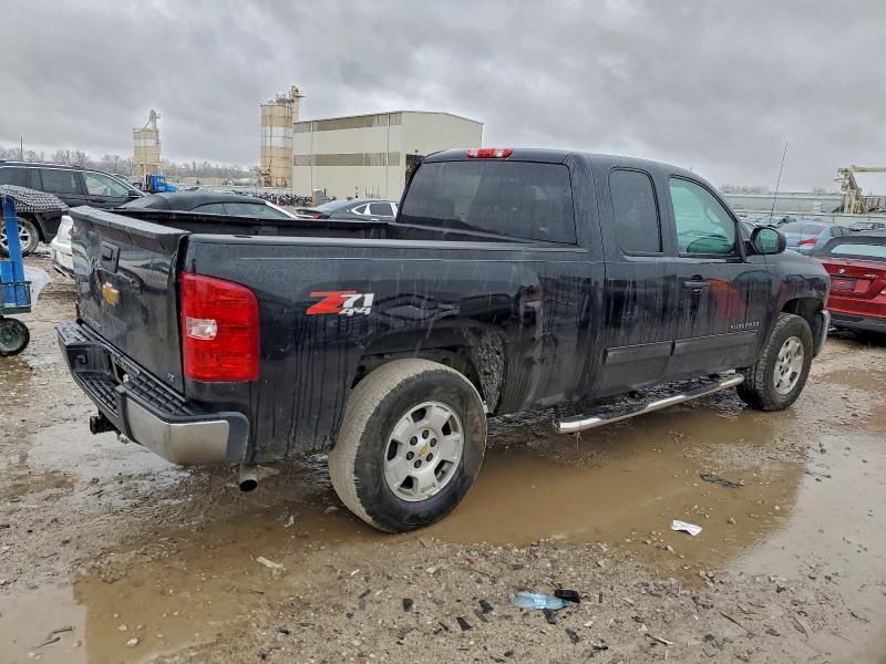 Photo 3 from auction – 2013 CHEVROLET SILVERADO with VIN 1GCRKSE70DZ334887