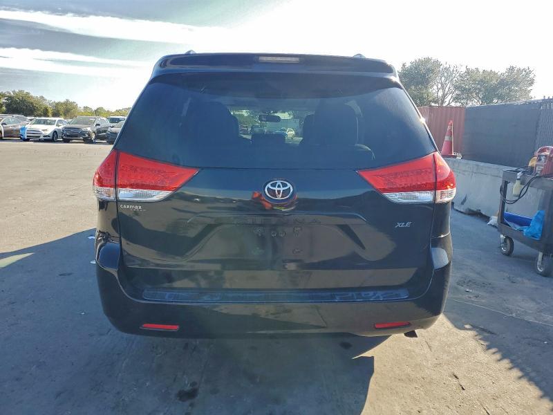 Photo 6 from auction – 2012 TOYOTA SIENNA XLE with VIN 5TDYK3DC8CS213931