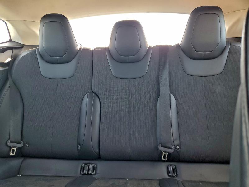 Photo 10 from auction – 2014 TESLA MODEL S with VIN 5YJSA1H14EFP63401