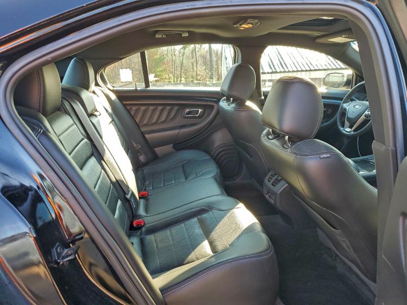Photo 10 from auction – 2016 FORD TAURUS SHO with VIN 1FAHP2KTXGG118372