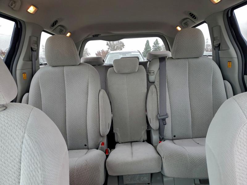 Photo 10 from auction – 2011 TOYOTA SIENNA LE with VIN 5TDKK3DC5BS032189