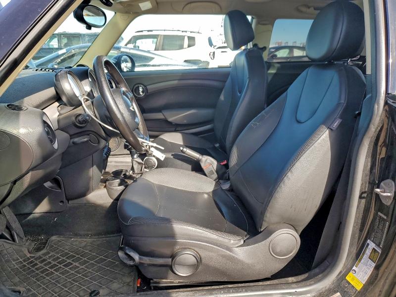 Photo 7 from auction – 2011 MINI COOPER with VIN WMWSU3C54BT097529
